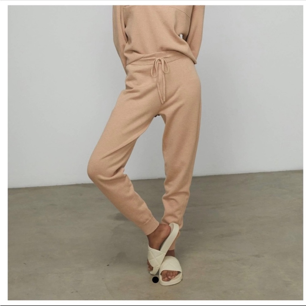 NWT Lunya Cozy Cotton Silk Jogger - Tranquil Tan